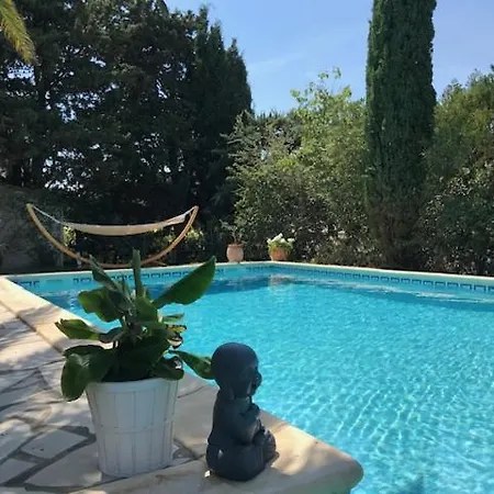 Semesterbostad Jolie Au Calme Climatisee Grande Piscine Jardin *