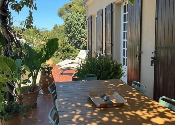 Jolie Au Calme Climatisée Grande Piscine Jardin Hébergement de vacances *